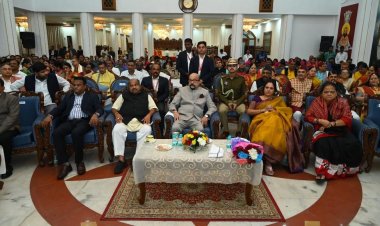 छह राज्यों के स्थापना दिवस पर सांस्कृतिक संगम, विधायक पुरंदर मिश्रा अपनी धर्मपत्नी के साथ हुए शामिल