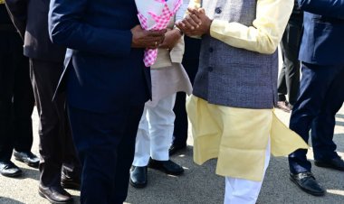 पूर्व राष्ट्रपति, राज्यपाल और मुख्यमंत्री का एयरपोर्ट में स्वागत