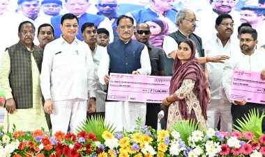 सुशासन, संवेदना और सुरक्षा : श्रमिक हित में छत्तीसगढ़ सरकार के दो वर्ष