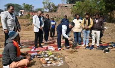 राज्य सरकार की जनकल्याणकारी नीतियों को धरातल पर उतारने के संकल्प के साथ कैबिनेट मंत्री राजेश अग्रवाल ने खैरबार और जुनाडीह में बहुप्रतीक्षित विकास कार्यों का किया भूमिपूजन