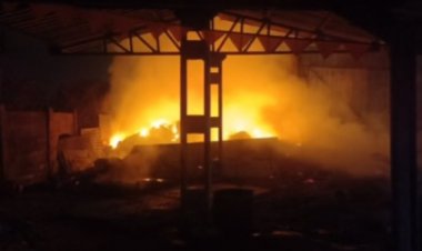 CG : विद्युत लोको शेड में भीषण आग, दमकल की टीम मौके पर तैनात