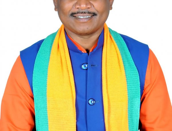 बस्तर के सांसद महेश कश्यप ने कहा : सुरक्षा, विश्वास और विकास की समन्वित रणनीति से सँवरेगा बस्तर का भविष्य