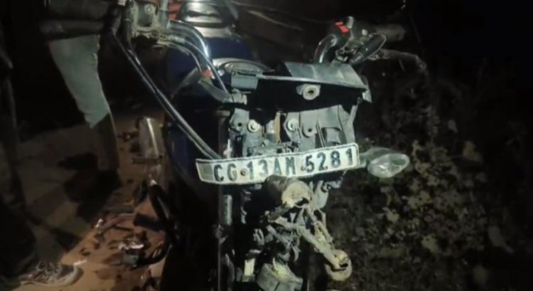 CG : भीषण सड़क हादसा: दो बाइकों में जोरदार भिड़ंत, एक युवक की मौत, दो गंभीर