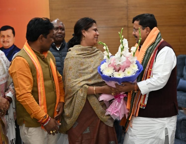 नबीन से सौजन्य भेंट कर सांसद रूपकुमारी ने दी बधाई