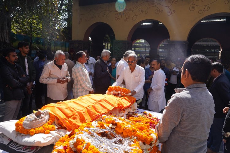 “हिंदी साहित्य की वैश्विक पहचान के स्तंभ विनोद कुमार शुक्ल को सांसद बृजमोहन अग्रवाल ने दी भावभीनी श्रद्धांजलि”