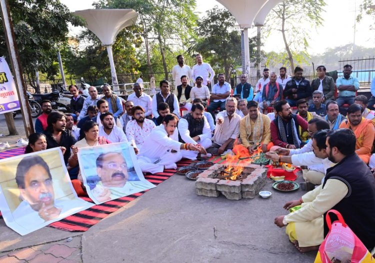 भाजपा सरकार के मंत्री अरुण साव और विधायक राजेश मूणत को सद्बुद्धि दे भगवान