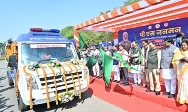 मुख्यमंत्री साय ने 57 मोबाइल मेडिकल यूनिट वाहनों को दिखाई हरी झंडी