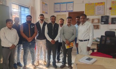 छत्तीसगढ़ चेम्बर ऑफ कॉमर्स एंड इंडस्ट्रीज के प्रतिनिधि और रेलवे प्रशासन ने यात्रियों एवं साधु-संतों की सुविधाओं का लिया जायजा