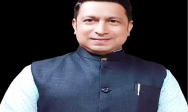 BREAKING : पार्टी से निकाले गए कांग्रेस प्रवक्ता विकास तिवारी, 6 साल के लिए निष्कासित