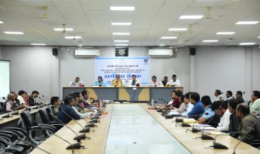 प्रभारी मंत्री लखन लाल देवांगन ने कोंडागांव में ली विभागीय समीक्षा बैठक