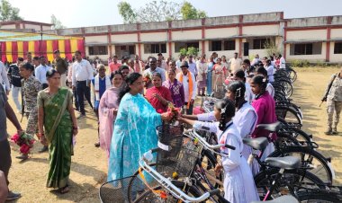 मालगांव में लाखों रुपये के विकास कार्यों का भूमिपूजन व लोकार्पण, 48 विद्यार्थियों को मिली साइकिल