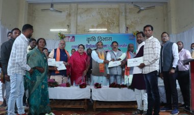 किसानों की आय दुगनी करने केन्द्र व राज्य सरकार निरंतर कार्य कर रही