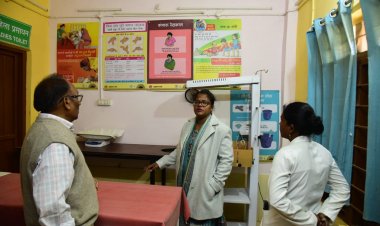 कलेक्टर ने केशकाल विकासखंड के विभिन्न गांवों का किया सघन दौरा धान खरीदी, शिक्षा एवं स्वास्थ्य सुविधाओं का लिया जायजा