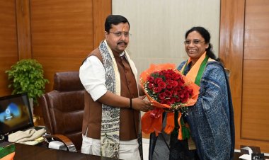 भाजपा के राष्ट्रीय अध्यक्ष नितिन नबीन से भेंट कर राष्ट्रीय उपाध्यक्ष लता उसेण्डी ने किया अभिनन्दन 