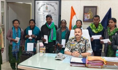 47 लाख के इनामी 9 हार्डकोर नक्सलियों ने हथियारों समेत किया आत्मसमर्पण, नक्सल विरोधी अभियान को बड़ी सफलता