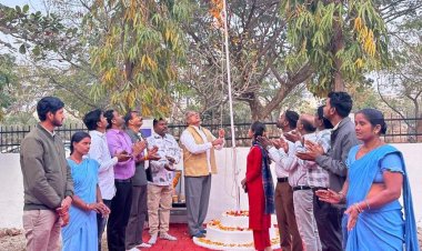 गणतंत्र दिवस पर छत्तीसगढ़ राज्य खाद्य आयोग के अध्यक्ष श्री शर्मा ने किया ध्वजारोहण