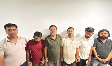 टी-20 वर्ल्ड कप के पूर्व क्राईम एण्ड साईबर रायपुर की बड़ी कार्यवाही ऑनलाईन बैटिंग वेब-साईट से अर्जित धन एवं आई.डी. बांटते हुये गिरोह के 06 सदस्य गिरफ्तार