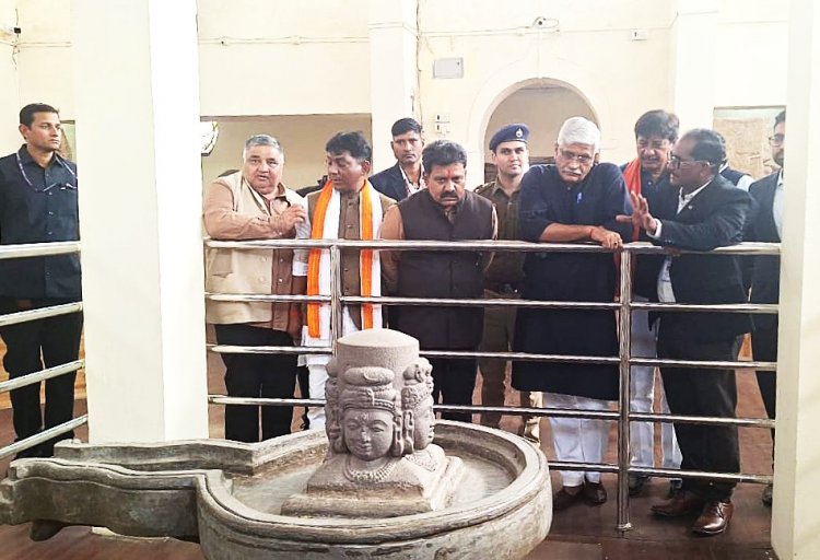 केंद्रीय संस्कृति एवं पर्यटन मंत्री  गजेन्द्र सिंह शेखावत ने किया ऐतिहासिक सिरपुर के पुरातात्विक स्थलों का निरीक्षण