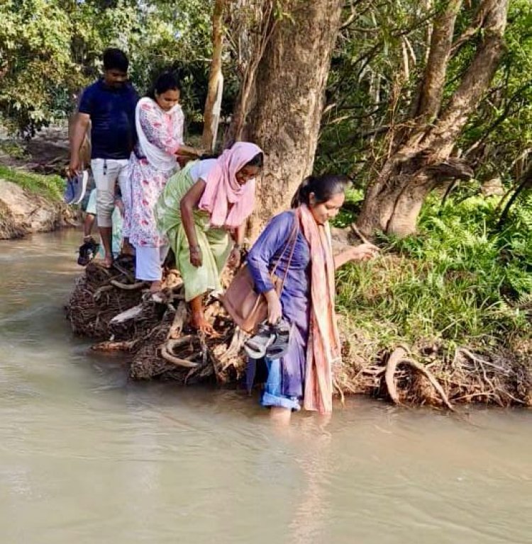 नदी-नाले पार कर बचाया गया भविष्य