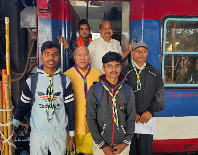 राष्ट्रीय जंबूरी के लिए रायपुर से रवाना हुआ स्काउट–गाइड दल, उत्तर विधायक पुरंदर मिश्रा ने दिखाई हरी झंडी