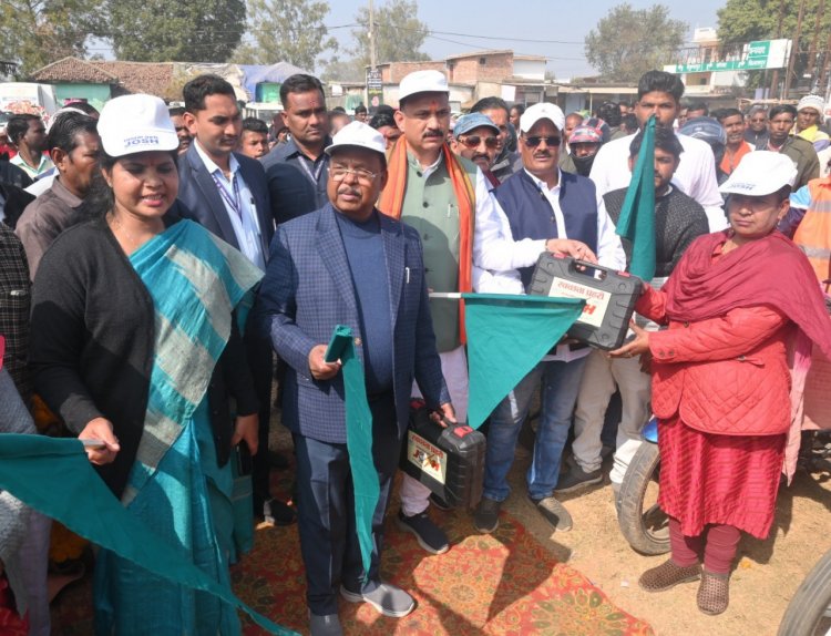  आदिम जाति मंत्री श्री नेताम ने किया जर्नी ऑफ सेनीटेशन हाईजिन का किया शुभारंभ