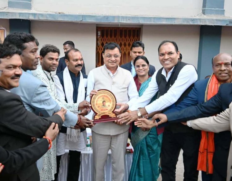 कैबिनेट मंत्री श्री देवांगन धीवर समाज के नववर्ष एवं पारिवारिक मिलन समारोह में हुए शामिल