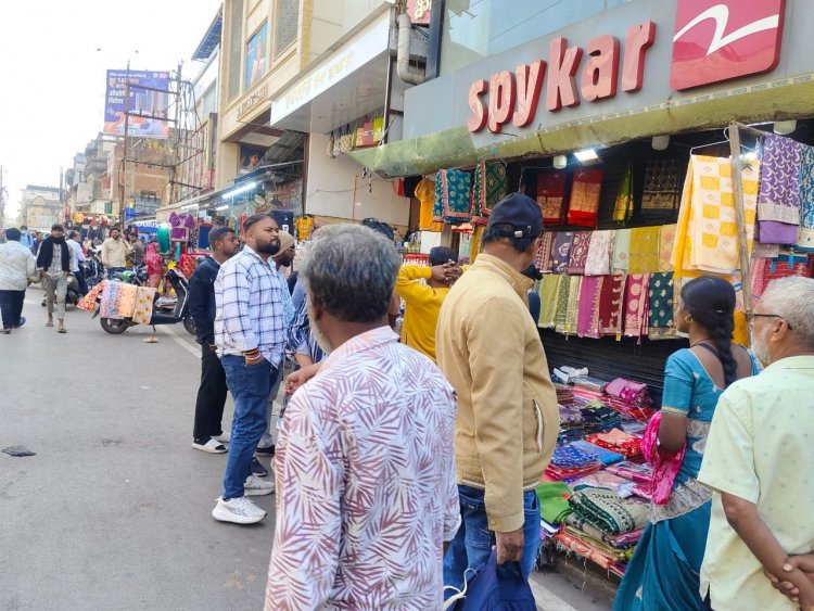 टीम प्रहरी अभियान : जोन-4 में हटाई गई सड़क बाधा, काटा 23 हजार रुपये का ई-चालान