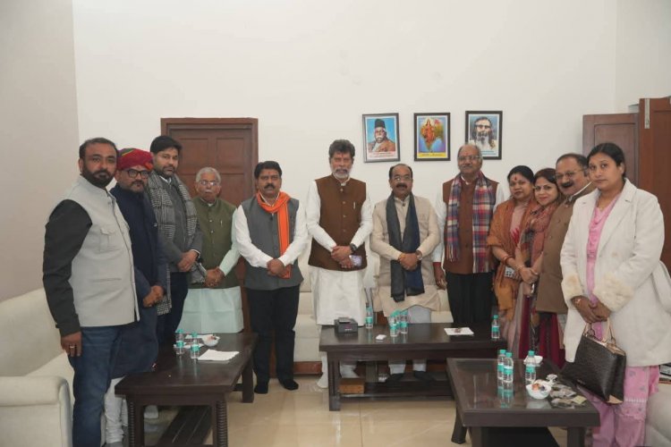 छत्तीसगढ़ के मुख्यमंत्री सहित भाजपा के महत्वपूर्ण नेता सांसद बृजमोहन अग्रवाल के दिल्ली स्थित आवास पर रात्रि भोज में हुए शामिल