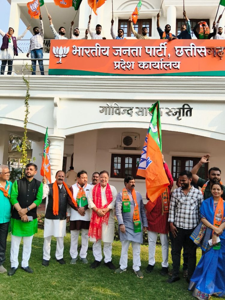 नबीन के राष्ट्रीय अध्यक्ष बनने पर भाजपा में हर्ष  एकात्म परिसर एवं कुशाभाऊ ठाकरे परिसर में जश्न का माहौल