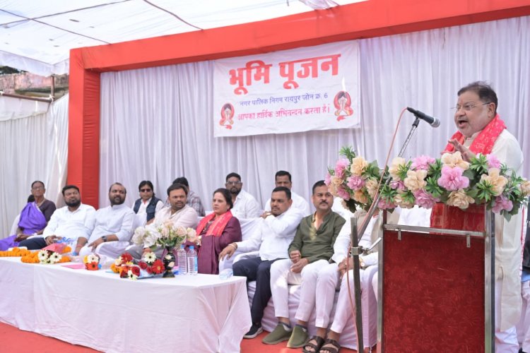  विधायक  सुनील सोनी  ने आज शहीद राजीव पाण्डेय वार्ड क्र. 62 में 52 लाख रुपए से अधिक के विभिन्न विकासकार्यों के लिए भूमिजन किया।