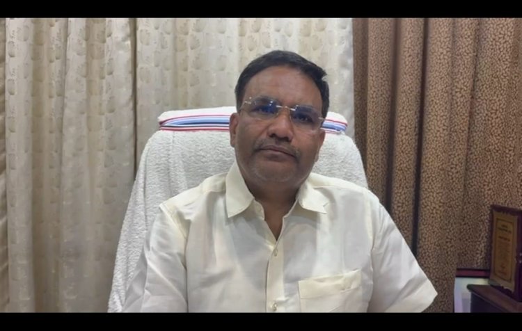 कांग्रेस मुसलमानों को आतंकवादी बनती रही है - डॉ. सलीम राज