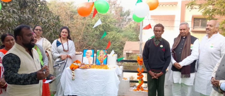 गणतंत्र दिवस पर श्रमिकों का सम्मान संविधान की भावना को सशक्त करता है –  रूपनारायण सिन्हा