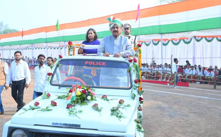 बेमेतरा जिले में सांसद  विजय बघेल ने फहराया राष्ट्रीय ध्वज