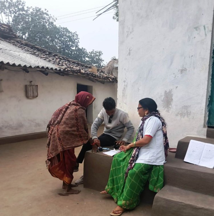 स्वास्थ्य विभाग की नवाचारी पहल से बुजुर्गों तक पहुँचा आयुष्मान कवच