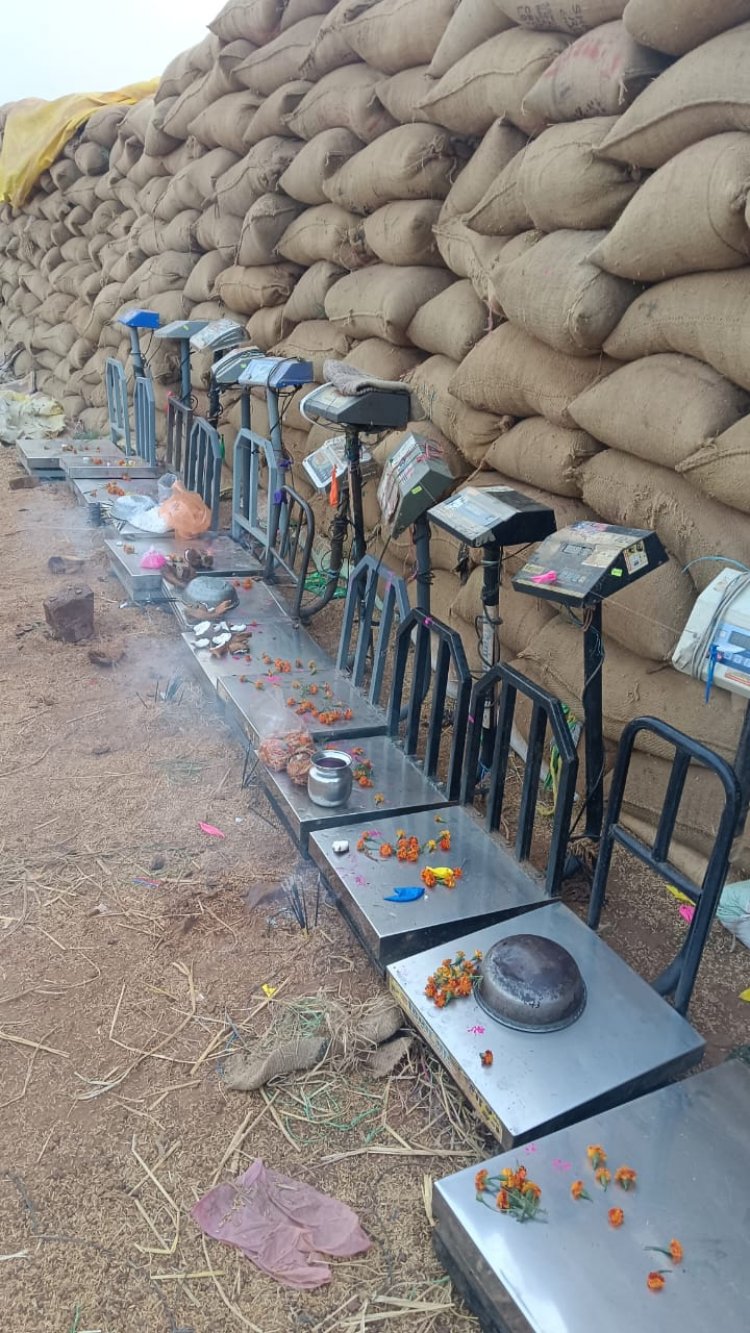 आज धान खरीदी का समापन अधिकारी अब उठाव में गंभीरता दिखाए --शिवसेना 