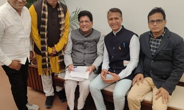 चेम्बर प्रदेश महामंत्री अजय भसीन के नेतृत्व में छत्तीसगढ़ चेम्बर ऑफ कॉमर्स एंड इंडस्ट्रीज भिलाई इकाई का प्रतिनिधिमंडल संसद भवन दिल्ली में आयोजित केंद्रीय बजट सत्र में शामिल हुआ