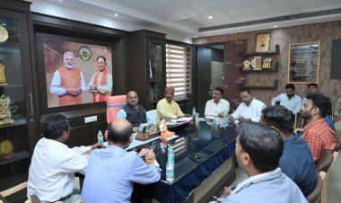 गंदा पानी की समस्या और पाईप लाईन लीकेज सुधार कार्य प्राथमिकता से करने नालियों से जा रही पाईप लाईनो को ट्रेस करके अविलंब शिफ्टिंग कार्य करने के निर्देश