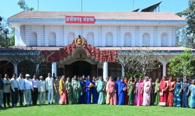 राज्यपाल के गोद ग्राम टेमरी के ग्रामीणों ने किया लोकभवन का भ्रमण….