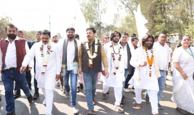 विधायक अनुज शर्मा ने 'विशाल सतनाम सद्भाव पदयात्रा' का किया भव्य स्वागत; रायपुर से गिरौदपुरी धाम के लिए श्रद्धालु हुए रवाना