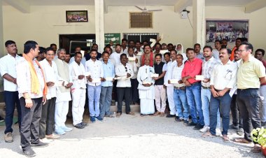 उपमुख्यमंत्री शर्मा ने कबीर कुटियों को वाद्ययंत्रों के लिए 4.25 लाख का किया वितरण