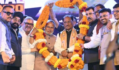 में बना है अनुकूल माहौल - मुख्यमंत्री  विष्णुदेव साय  मुख्यमंत्री  विष्णु देव साय कंफेडरेशन ऑफ ऑल इंडिया ट्रेडर्स (कैट) द्वारा आयोजित नेशनल ट्रेड एक्सपो 2026 के समापन समारोह में हुए शामिल 