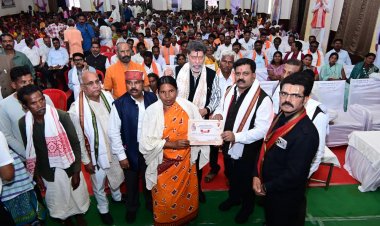 जगदलपुर के वृहद किसान सम्मेलन में उप मुख्यमंत्री  विजय शर्मा हुए शामिल