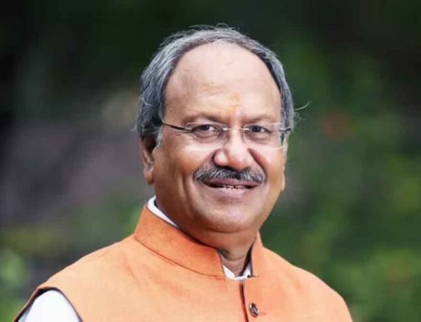 रायपुर एवं अंचलवासियों को रेलवे की बड़ी सौगात : सांसद बृजमोहन अग्रवाल के प्रयासों से 3 नई मेमू ट्रेनों के परिचालन को मिली मंजूरी