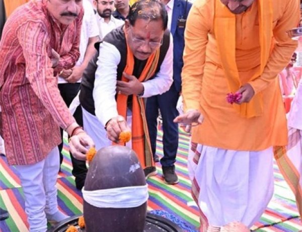 नीलकंठेश्वर महादेव मंदिर के प्राण-प्रतिष्ठा समारोह में मुख्यमंत्री विष्णु देव साय हुए शामिल