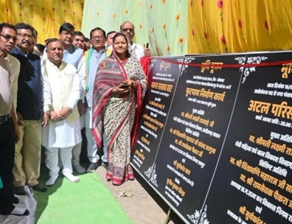 मंत्री लक्ष्मी राजवाड़े ने 18.38 करोड़ रुपए के विकास कार्यों का किया भूमिपूजन