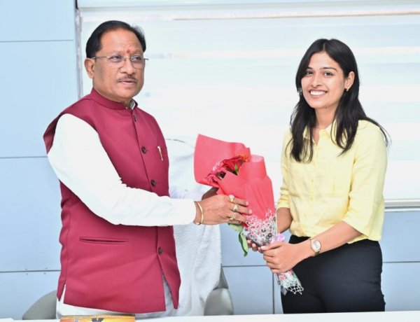 मुंगेली की सुप्रिया सिंह बनी लेफ्टिनेंट, मुख्यमंत्री साय ने किया सम्मानित, राज्य का नाम रोशन करने पर दी बधाई एवं शुभकामनाएं