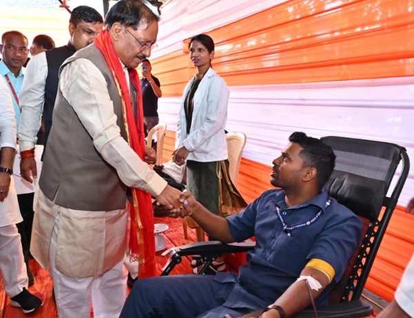 जन्मदिन पर सेवा का संदेश: मुख्यमंत्री श्री साय ने जन्मदिन पर रक्तदान शिविर का किया शुभारंभ