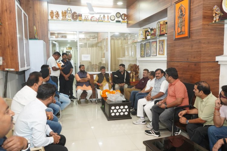 छत्तीसगढ़ रियल स्टेट वेलफेयर एसोसिएशन के पदाधिकारियों ने की भाजपा प्रदेश अध्यक्ष देव से मुलाकात