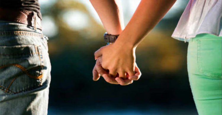 लिव-इन में रह रही महिला की संदिग्ध मौत — शराब पीते वक्त निकला नाक से खून, अस्पताल पहुंची तो फिर हुआ कुछ ऐसा…