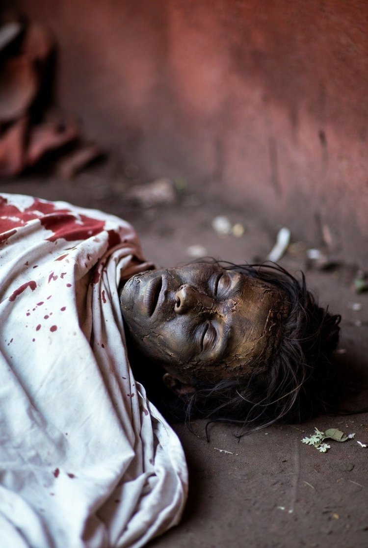 हत्या या आत्महत्या? बाथरूम से उठी आग की लपटें और फिर मिली महिला की जली हुई लाश, सुसाइड नोट बरामद